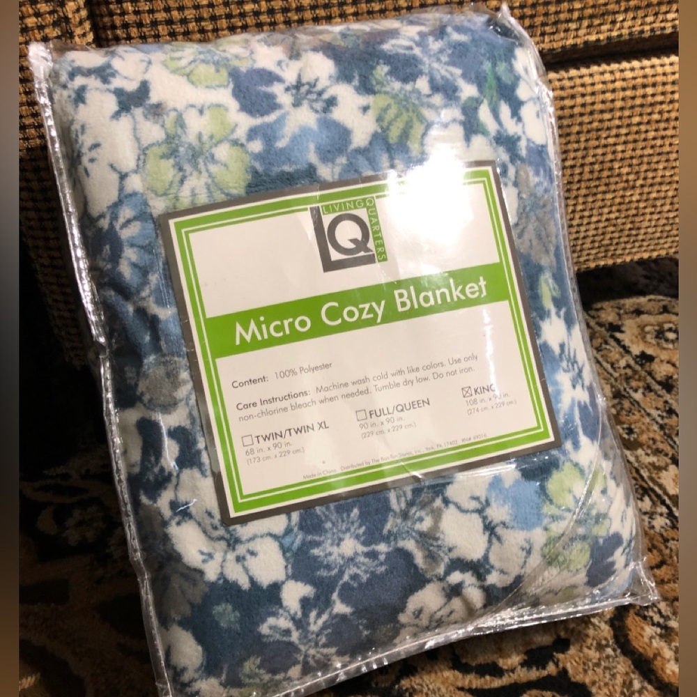 Micro Cozy Blanket - Blue & White Floral King Size